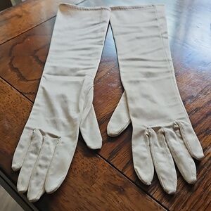 Vintage Cream Nylon 14-Inch Ladies Gloves, Size 6.5